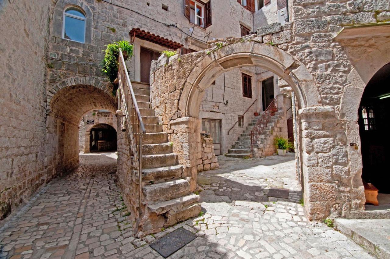 Smuketa In Trogir Haus Fuer 4 Personen Villa Ngoại thất bức ảnh