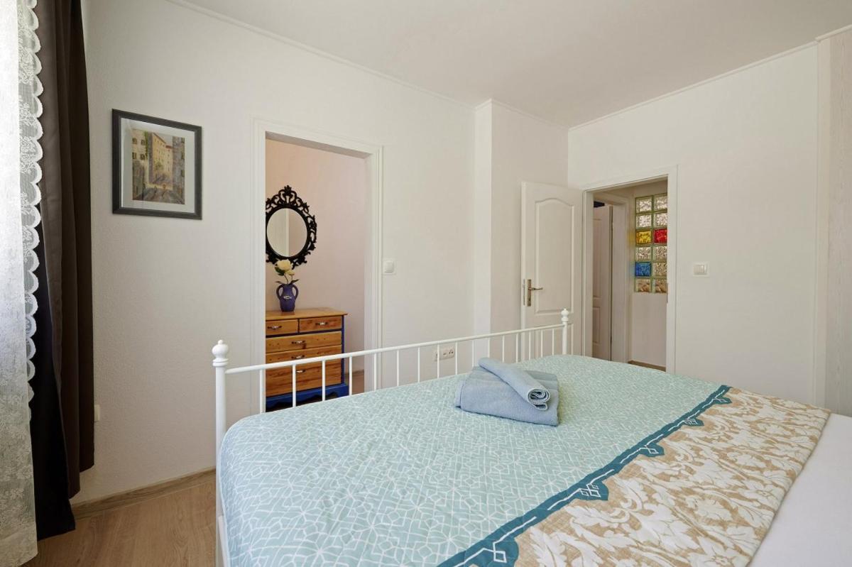 Smuketa In Trogir Haus Fuer 4 Personen Villa Ngoại thất bức ảnh