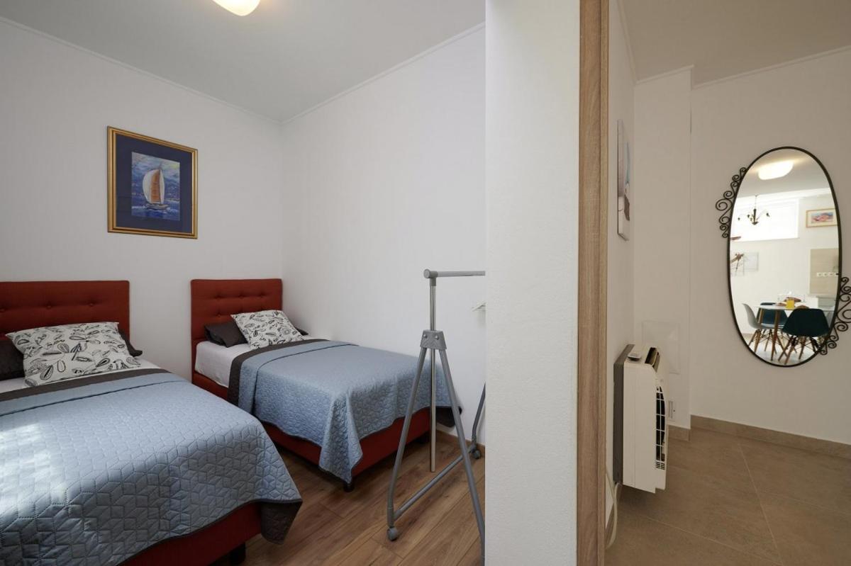 Smuketa In Trogir Haus Fuer 4 Personen Villa Ngoại thất bức ảnh